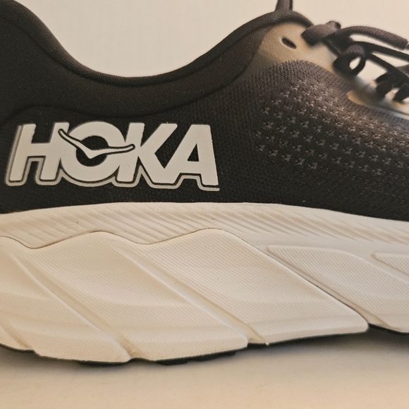 Hoka Arahi shoes - Picture 4 of 5